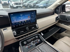 Used 2024  Lincoln Navigator Premiere 4x4 at DriveNow Mayfield near Mayfield Heights&comma; OH