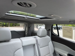 Used 2021  GMC Acadia FWD 4dr SLT at DriveNow Mayfield near Mayfield Heights&comma; OH