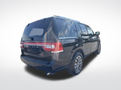 Used 2017  Lincoln Navigator 4d SUV 4WD Select at Drive Now Westlake near Westlake&comma; OH