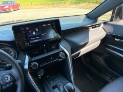 Used 2022  Toyota Venza AWD &lpar;Natl&rpar; at Drive Now Westlake near Westlake&comma; OH