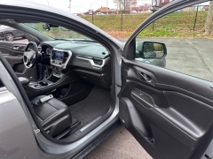 Used 2023  GMC Acadia AWD 4dr SLT at DriveNow Mayfield near Mayfield Heights&comma; OH