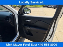 Used 2020  Jeep Cherokee Trailhawk 4x4 at Drive Now Westlake near Westlake&comma; OH