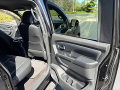 Used 2018  Nissan Titan 4x4 Crew Cab SV at Drive Now Westlake near Westlake&comma; OH