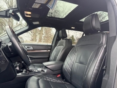 Used 2018  Ford Explorer 4d SUV 4WD Platinum at Drive Now Westlake near Westlake&comma; OH