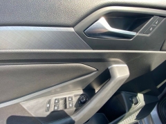 Used 2024  Volkswagen Jetta SE Auto at Drive Now Westlake near Westlake&comma; OH