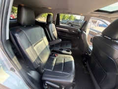 Used 2019  Toyota Highlander V6 AWD &lpar;Natl&rpar; at DriveNow Mayfield near Mayfield Heights&comma; OH