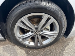 Used 2024  Volkswagen Jetta SE Auto at Drive Now Westlake near Westlake&comma; OH