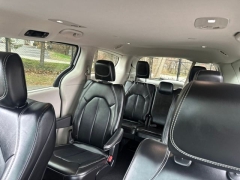 Used 2024  Chrysler Pacifica Touring L FWD at Drive Now Westlake near Westlake&comma; OH