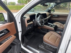 Used 2025  Chevrolet Suburban 4WD 4dr High Country at Drive Now Westlake near Westlake&comma; OH
