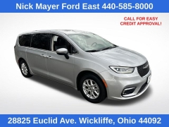  2023 Chrysler Pacifica Touring L FWD at Drive Now Westlake near Westlake&comma; OH