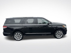 Used 2024  Lincoln Navigator L Premiere 4x4 at Drive Now Westlake near Westlake&comma; OH