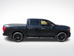 Used 2018  Nissan Titan 4x4 Crew Cab SV at Drive Now Westlake near Westlake&comma; OH