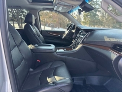 Used 2020  Cadillac Escalade 4d SUV 4WD Luxury at Drive Now Westlake near Westlake&comma; OH