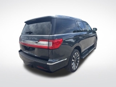 Used 2021  Lincoln Navigator Reserve 4x4 at Drive Now Westlake near Westlake&comma; OH