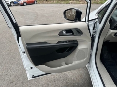 Used 2024  Chrysler Pacifica Touring L FWD at Drive Now Westlake near Westlake&comma; OH