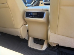 Used 2017  Toyota Highlander V6 AWD &lpar;Natl&rpar; at Drive Now Westlake near Westlake&comma; OH
