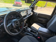 Used 2024  Jeep Wrangler Willys 4 Door 4x4 at Drive Now Westlake near Westlake&comma; OH