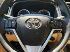 Used 2017  Toyota Highlander V6 AWD &lpar;Natl&rpar; at Drive Now Westlake near Westlake&comma; OH