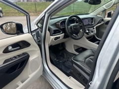 Used 2023  Chrysler Pacifica Limited FWD at DriveNow Mayfield near Mayfield Heights&comma; OH