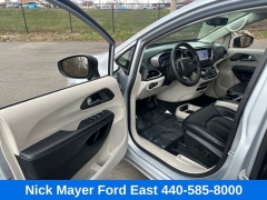 Used 2023  Chrysler Pacifica Touring L FWD at Drive Now Westlake near Westlake&comma; OH