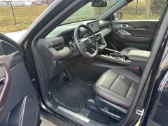 Used 2025  Ford Explorer Platinum 4WD at Drive Now Westlake near Westlake&comma; OH