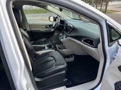 Used 2024  Chrysler Pacifica Touring L FWD at DriveNow Mayfield near Mayfield Heights&comma; OH