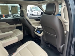 Used 2024  Lincoln Navigator Premiere 4x4 at DriveNow Mayfield near Mayfield Heights&comma; OH