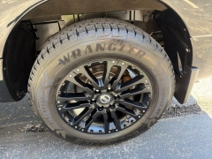 Used 2018  Nissan Titan 4x4 Crew Cab SV at Drive Now Westlake near Westlake&comma; OH