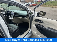 Used 2023  Chrysler Pacifica Touring L FWD at Drive Now Westlake near Westlake&comma; OH