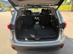 Used 2019  Toyota Highlander V6 AWD &lpar;Natl&rpar; at DriveNow Mayfield near Mayfield Heights&comma; OH