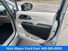 Used 2023  Chrysler Pacifica Touring L FWD at Drive Now Westlake near Westlake&comma; OH