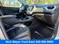 Used 2021  GMC Acadia FWD 4dr SLT at Drive Now Westlake near Westlake&comma; OH