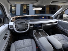 Used 2025  Lincoln Navigator L Black Label 4x4 at Drive Now Westlake near Westlake&comma; OH