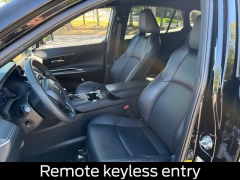 Used 2022  Toyota Venza AWD &lpar;Natl&rpar; at Drive Now Westlake near Westlake&comma; OH