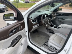 Used 2021  GMC Acadia FWD 4dr SLT at DriveNow Mayfield near Mayfield Heights&comma; OH