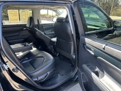 Used 2022  Toyota Highlander XLE AWD at DriveNow Mayfield near Mayfield Heights&comma; OH