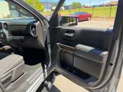 Used 2021  GMC Sierra 1500 4WD Crew Cab 147" Elevation w&sol;3SB at Drive Now Westlake near Westlake&comma; OH