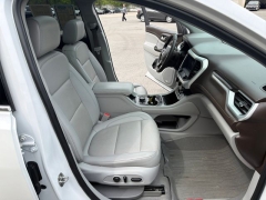Used 2021  GMC Acadia FWD 4dr SLT at DriveNow Mayfield near Mayfield Heights&comma; OH