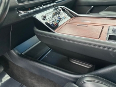 Used 2024  Lincoln Navigator L Premiere 4x4 at Drive Now Westlake near Westlake&comma; OH