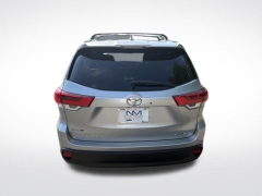 Used 2019  Toyota Highlander V6 AWD &lpar;Natl&rpar; at DriveNow Mayfield near Mayfield Heights&comma; OH