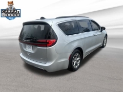 Used 2023  Chrysler Pacifica Limited FWD at DriveNow Mayfield near Mayfield Heights&comma; OH