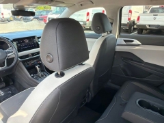 Used 2025  Volkswagen Taos SE FWD at Drive Now Westlake near Westlake&comma; OH