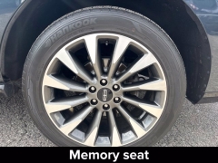 Used 2021  Lincoln Navigator Reserve 4x4 at Drive Now Westlake near Westlake&comma; OH