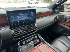 Used 2024  Lincoln Navigator L Premiere 4x4 at Drive Now Westlake near Westlake&comma; OH