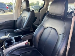 Used 2023  Chrysler Pacifica Touring L FWD at DriveNow Mayfield near Mayfield Heights&comma; OH