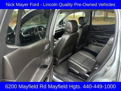 Used 2023  GMC Acadia AWD 4dr SLT at Drive Now Westlake near Westlake, OH