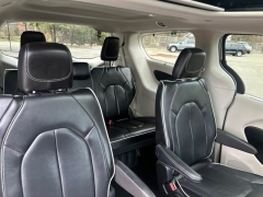 Used 2023  Chrysler Pacifica Limited FWD at DriveNow Mayfield near Mayfield Heights&comma; OH