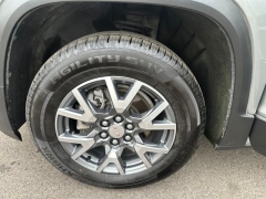 Used 2023  GMC Acadia AWD 4dr SLT at DriveNow Mayfield near Mayfield Heights&comma; OH