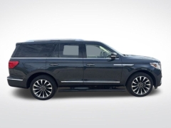 Used 2021  Lincoln Navigator Reserve 4x4 at Drive Now Westlake near Westlake&comma; OH