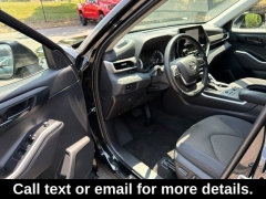Used 2023  Toyota Highlander LE AWD &lpar;Natl&rpar; at Drive Now Westlake near Westlake&comma; OH